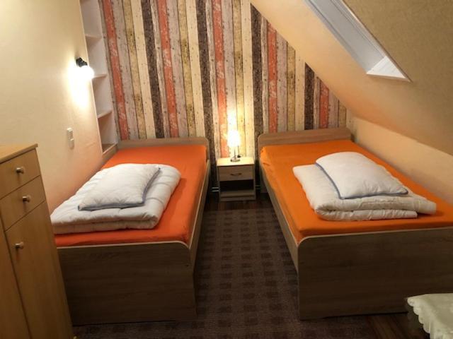 Neumann - Ein Ganzes Haus Fuer Ihren Urlaub! Appartement Hessenburg